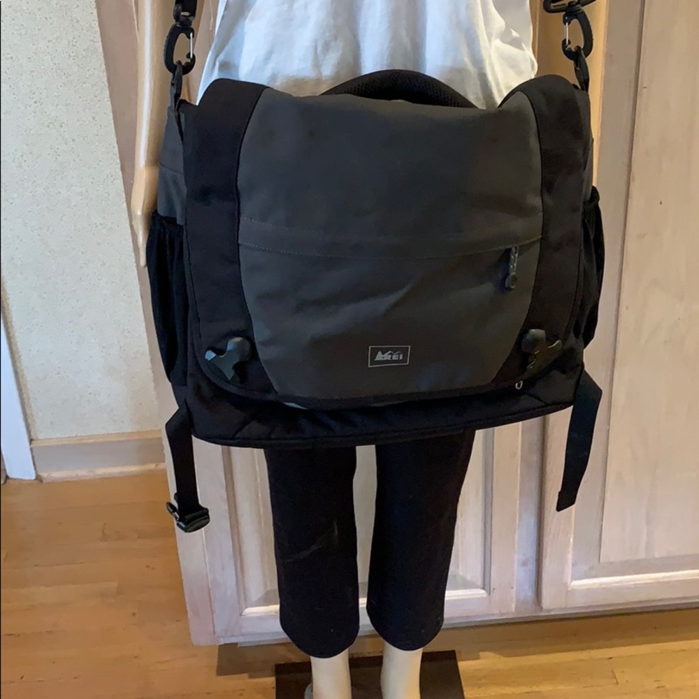REI CARRY ALL!